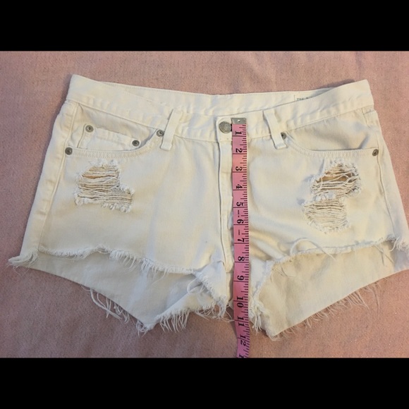 Rag & Bone white distressed Jean shorts. - Picture 2 of 8